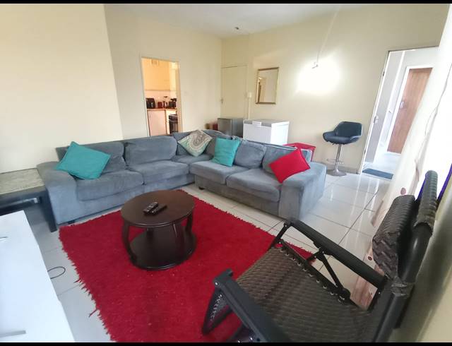 2 BEDROOM FLAT FOR SALE IN THE WOLDS